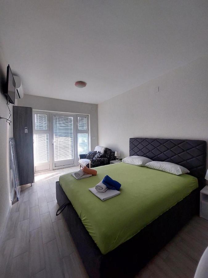Apartment Iva Bijela Buitenkant foto