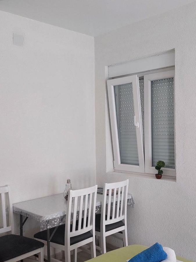 Apartment Iva Bijela Buitenkant foto