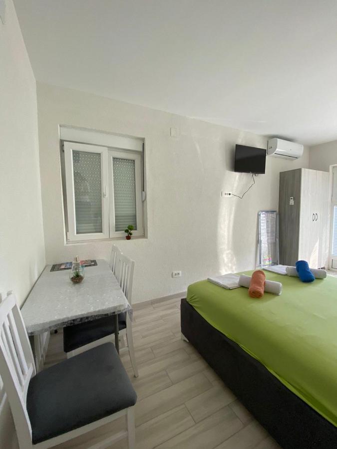 Apartment Iva Bijela Buitenkant foto