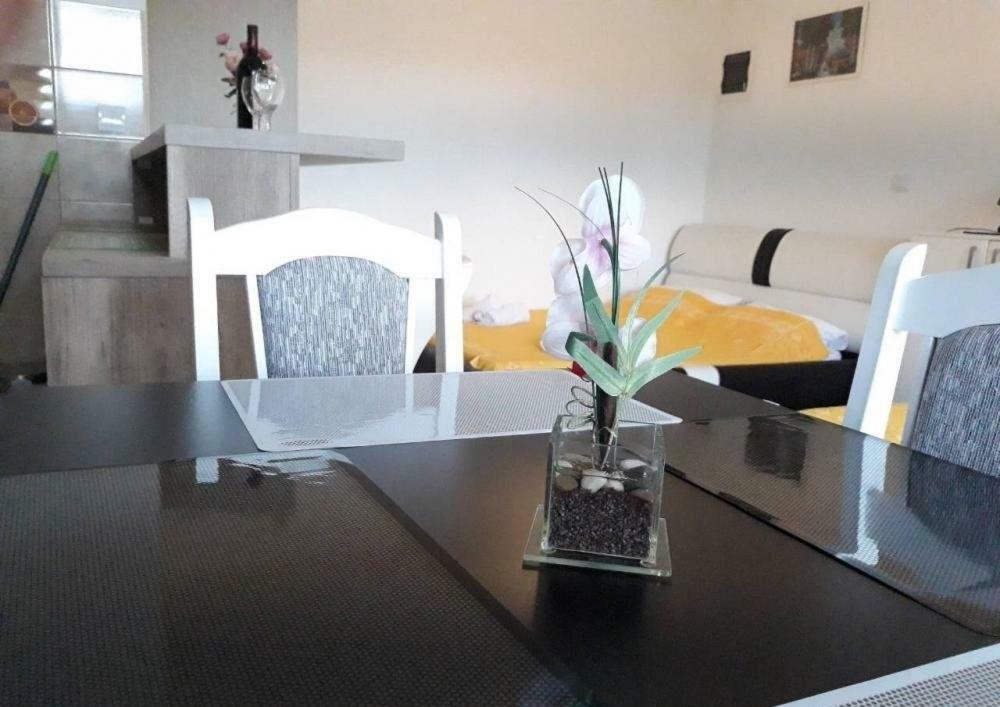 Apartment Iva Bijela Buitenkant foto